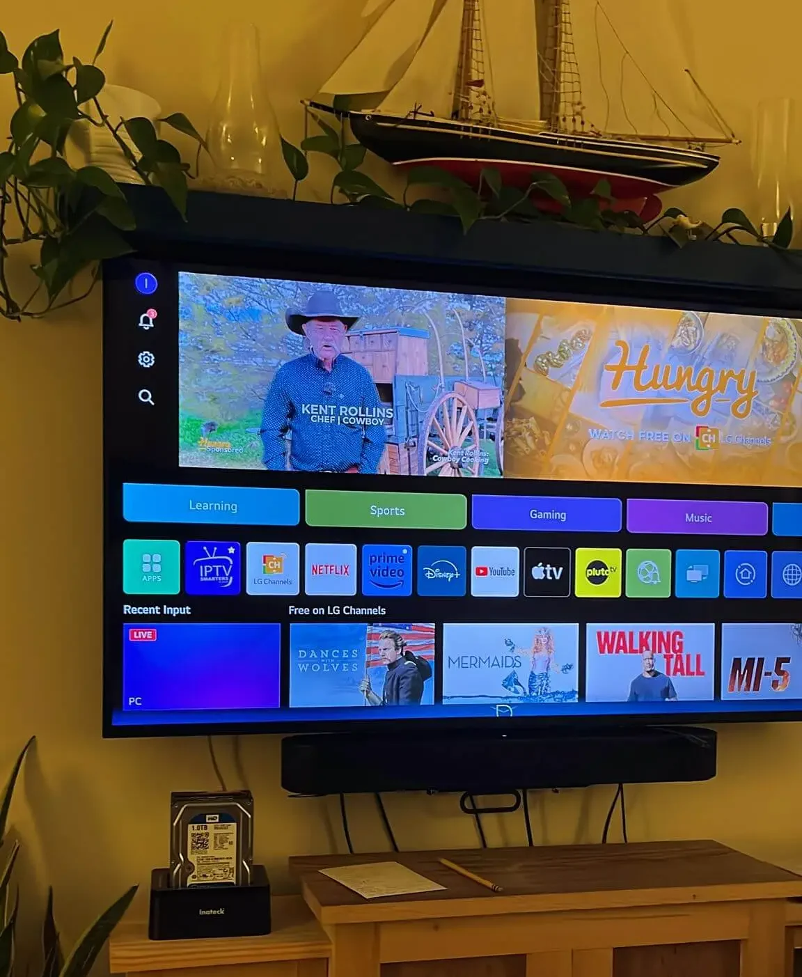 Another customer's home entertainment setup featuring Rove IPTV
